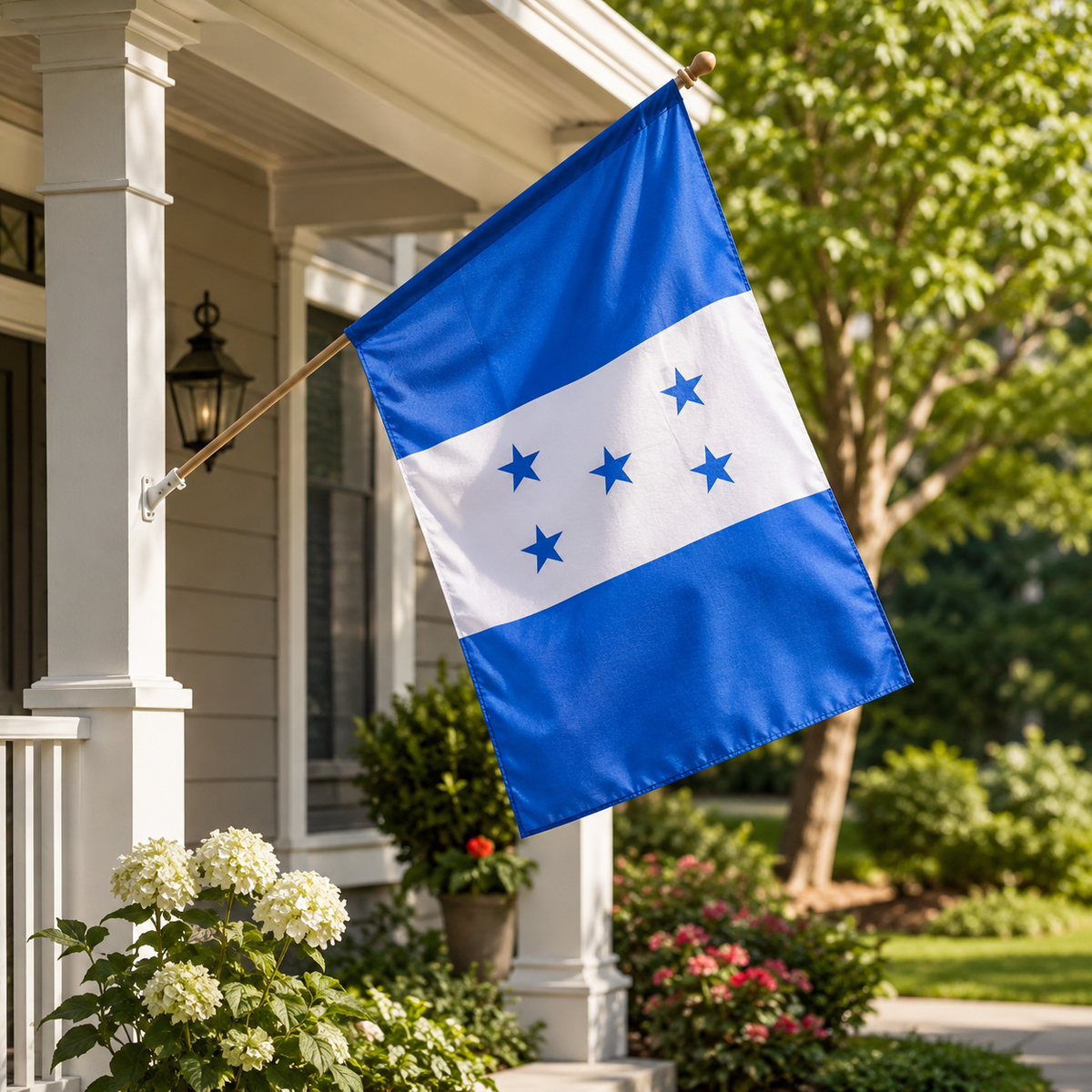 Honduras Flag 2'x3' to 5'x8' Nylon